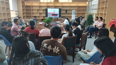 通城县塘湖中学召开全体教师会 筑牢师德师风建设防线