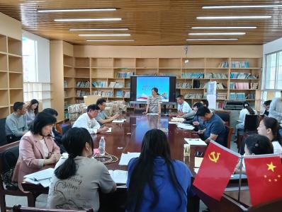 通城县塘湖中学召开全体教师会