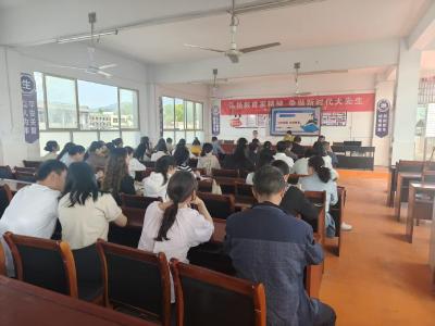 通城县塘湖中学：提升教师素质 为支点建设添砖加瓦