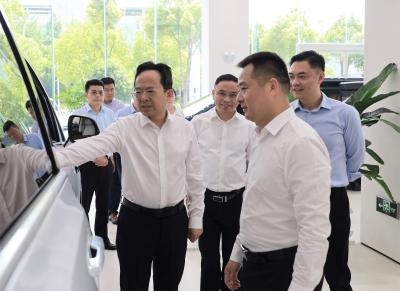 黄建平赴中德联创（湖北）新能源汽车产业发展有限公司招商考察