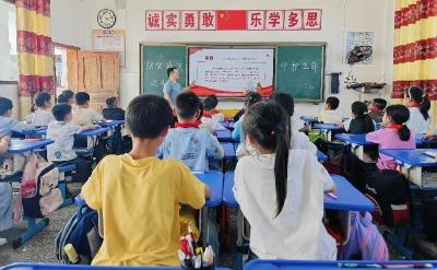 通城县大坪乡达丰完小开展“5·12防灾减灾 守护生命之花”主题教育活动