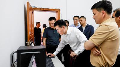 杨修伟检查通城考区高考考点准备工作
