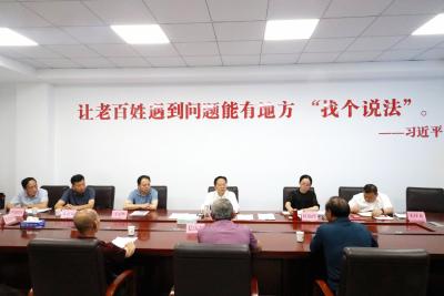 黄建平到县信访接待中心接访来访群众：尊重事实 遵守法规 带着责任和感情做好信访工作