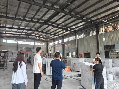 【安全生产月】通城县塘湖镇开展“九小场所”安全生产检查 拧紧企业“安全阀”