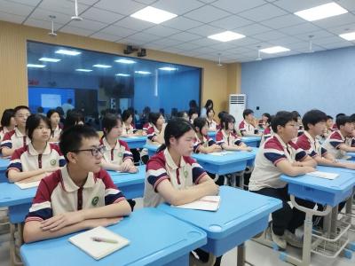 阳光“心”行动 守护伴成长丨通城县麦市中学开展心理健康教育主题讲座