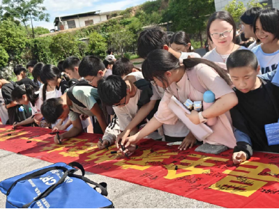 通城县石南中学：筑牢水域生命线 健康理念入心田