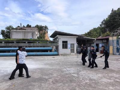 通城公安联合多部门进清源制水有限公司开展反恐应急处突实战演练