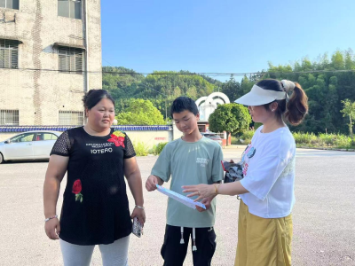 通城县马港镇中心完小开展防溺水专项走访 筑牢暑期安全防线