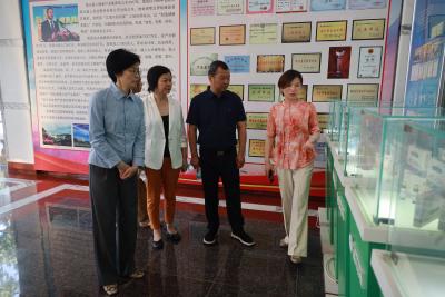 平江县政协来通城学习考察中医药产业发展工作