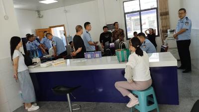 通城县大坪乡筑牢禁毒防线重点场所负责人尿检全覆盖