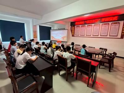 点点微光聚星火 匠心支教启新程丨武昌理工学院人工智能学院“启元计划”星火志愿服务队联合通城县沙堆镇湾船咀村开班仪式顺利开展