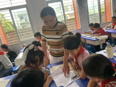 廖细燕：用四季坚守点亮乡村教育之光