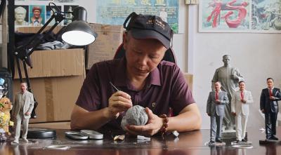 【劳模风采】桂宏伟：刀刻人生 塑梦通城