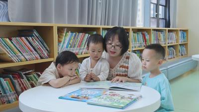 通城：“充电”“纳凉”两不误 图书馆里人气旺