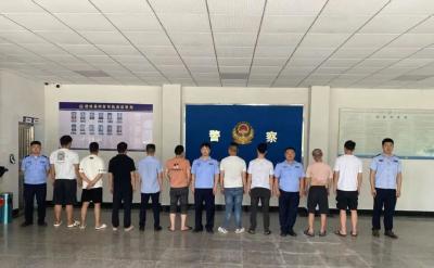 赌博窝点藏便利店，通城警方一举捣毁抓获9人