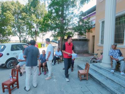 通城县沙堆镇湾船咀村开展防溺水屋场会