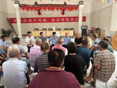 通城县公安局：屋场会上心连心 安全宣讲筑平安