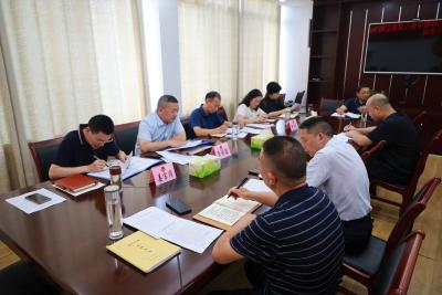 通城县政协党组理论学习中心组深入贯彻中央八项规定精神学习教育专题学习（扩大）会议召开
