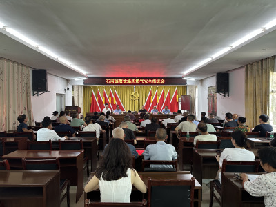 通城县石南镇：铁腕整治餐饮安全 双管齐下树新风
