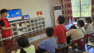 通城县关刀镇东山村新时代文明实践站：小手拉大手 家庭读书日