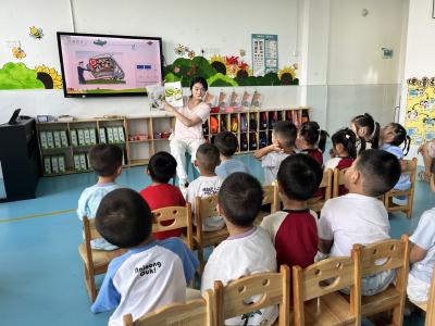 通城县隽水镇留余府邸幼儿园：童心爱祖国 快乐启新程