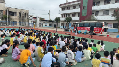 通城县五里镇大坪坳完小：方言唱大戏 国粹润童心