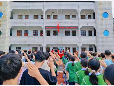 通城县沙堆中学举行开学典礼暨法治安全教育