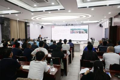 通城县召开2025年涉危企业特殊作业知识培训会