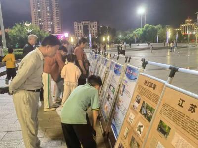 通城公安：广场宣传“零距离” 民警详解禁毒、反诈及经济犯罪的识别与应对