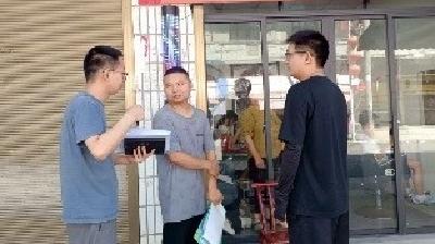 湖北体职院驻村队：烈日下走访防返贫 精准帮扶护振兴