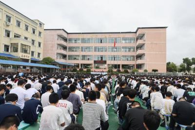 通城县公安局：法治宣传进校园 护航青春助成长  