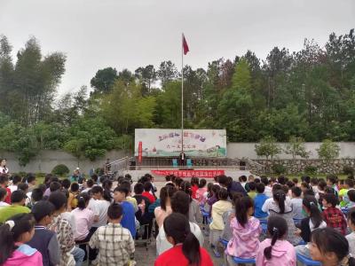 通城县大坪乡长垅完小：经典唱腔进校园 文化薪火润心田