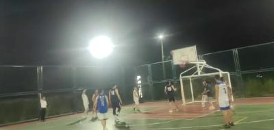 通城县麦市镇2025年“庆国庆、迎中秋”篮球友谊赛热血开赛