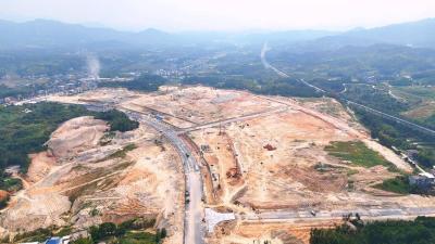 通城：建百亿鄂湘赣商贸物流中心 迎百家客商入驻