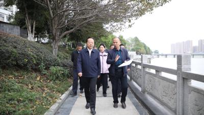 黄建平调研职业教育、城区污水治理并开展巡河工作