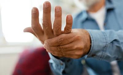 关节疼就是关节炎？四步自测患病风险 