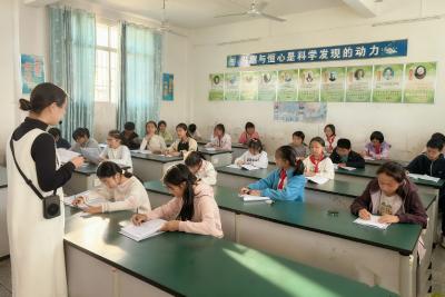 通城县沙堆中心完小：以诗为媒，点亮少年文化心