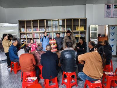 通城县马港镇中塅村：文明实践站里过重阳 孝老新风暖人心