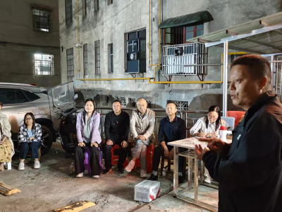 通城县隽水镇湘汉社区：屋场会上聚合力  干群围坐话民生