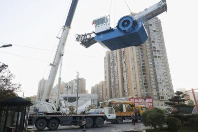 通城添“治水利器”！隽水河专业打捞船下水 守护“河畅水清”  