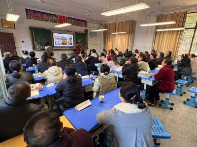 通城县南门中学家校共育携手同行，共筑学生成长之路