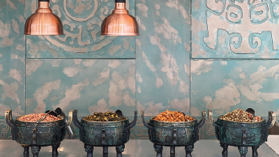 新华网文化观察丨年轻人抢着去博物馆“干饭”