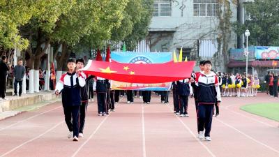 通城县隽水初级中学第十六届冬季田径运动会开幕  