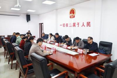 通城县第十九届人大常委会第二十五次全体会议召开  