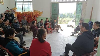 通城县北港镇岭源村：屋场会上话民生 议事协商解民忧
