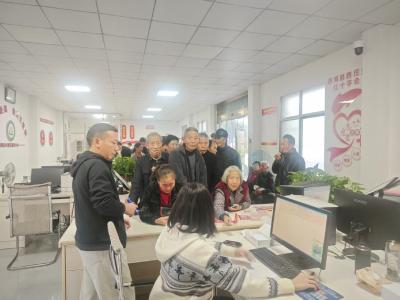 通城县四庄乡：小卡片承载大民生，暖心服务零距离