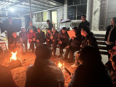 通城县五里镇五里村：屋场夜话聚民心 一线宣讲释民疑