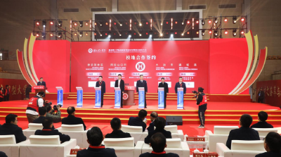 湖北通城“借智登高”闯出产业升级新路径