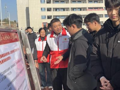 筑牢健康防线！通城县多部门联合开展防艾知识讲座进校园活动  