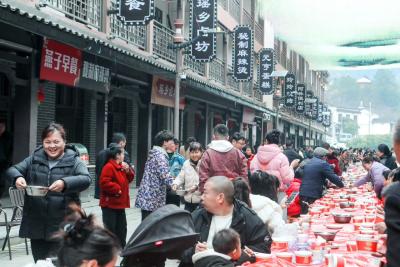 烟火气升腾！通城瑶乡刨猪宴解锁沉浸式年味体验